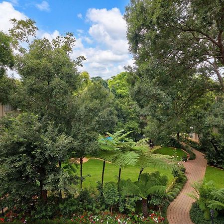 Protea Hotel By Marriott Johannesburg Balalaika Sandton Eksteriør bilde
