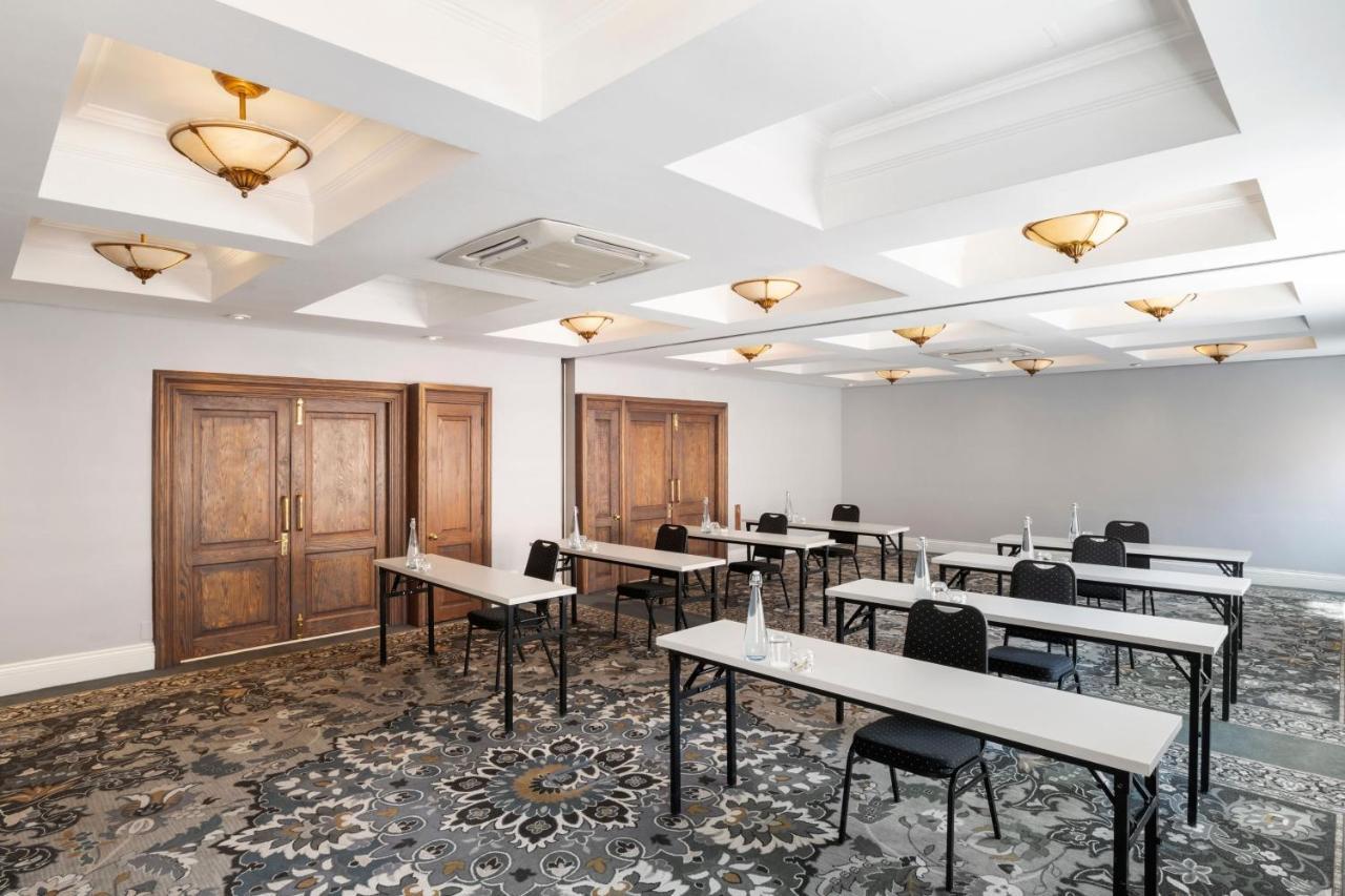 Protea Hotel By Marriott Johannesburg Balalaika Sandton Eksteriør bilde