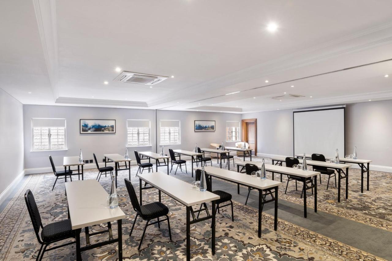 Protea Hotel By Marriott Johannesburg Balalaika Sandton Eksteriør bilde