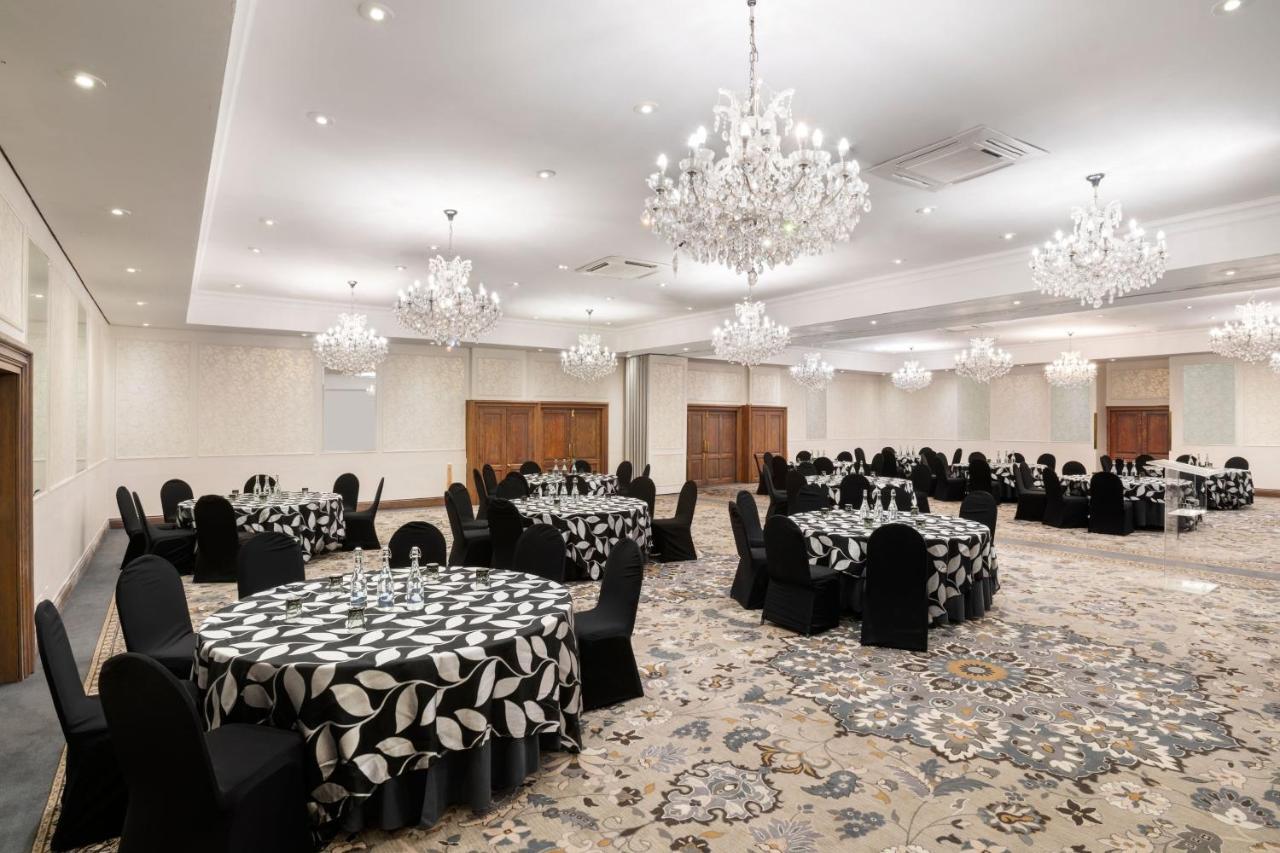 Protea Hotel By Marriott Johannesburg Balalaika Sandton Eksteriør bilde