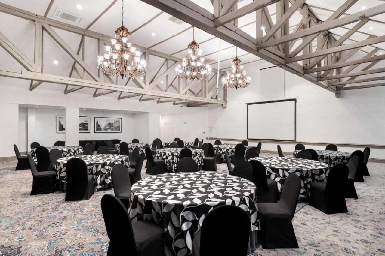 Protea Hotel By Marriott Johannesburg Balalaika Sandton Eksteriør bilde