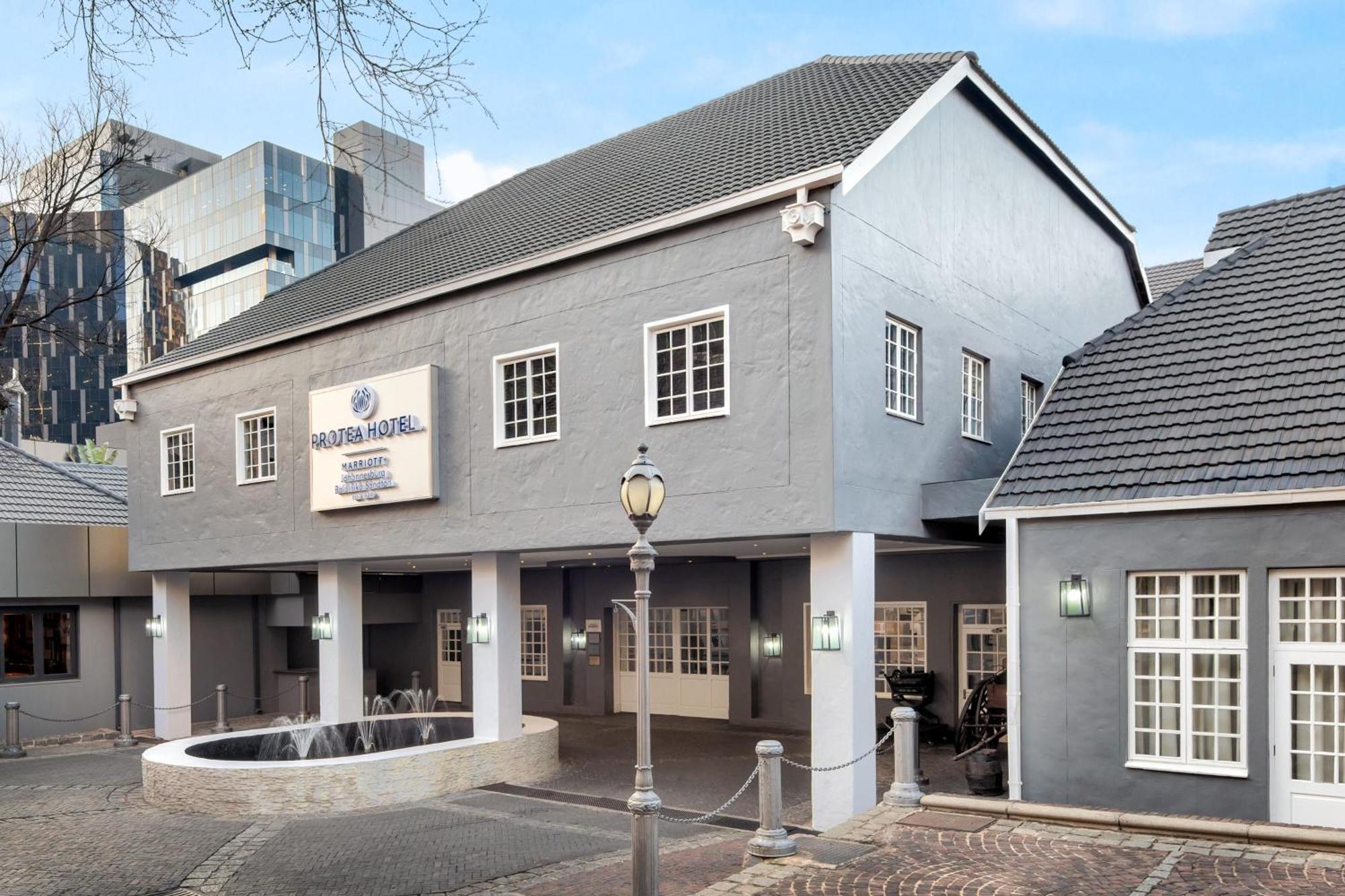 Protea Hotel By Marriott Johannesburg Balalaika Sandton Eksteriør bilde