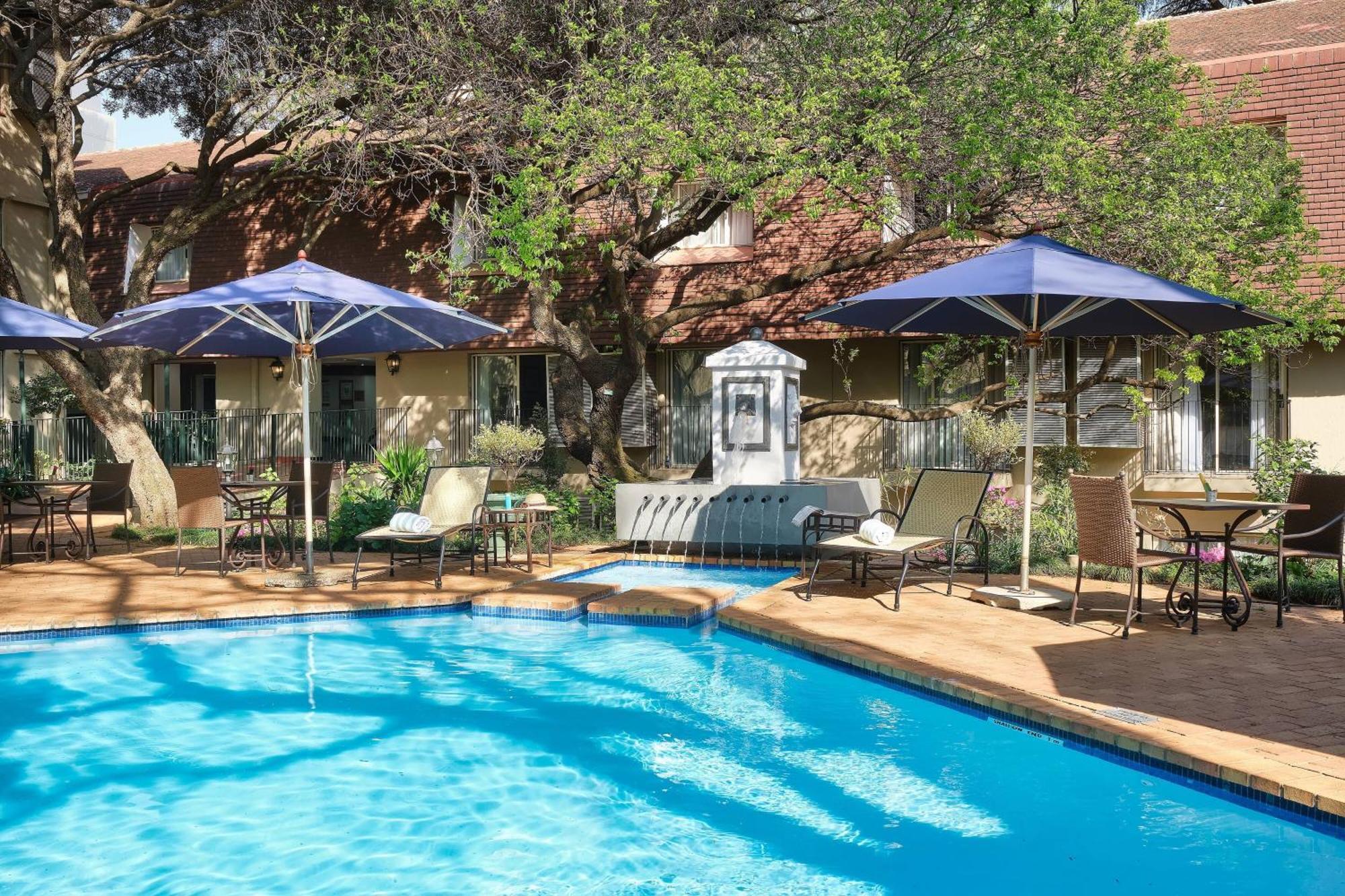 Protea Hotel By Marriott Johannesburg Balalaika Sandton Eksteriør bilde