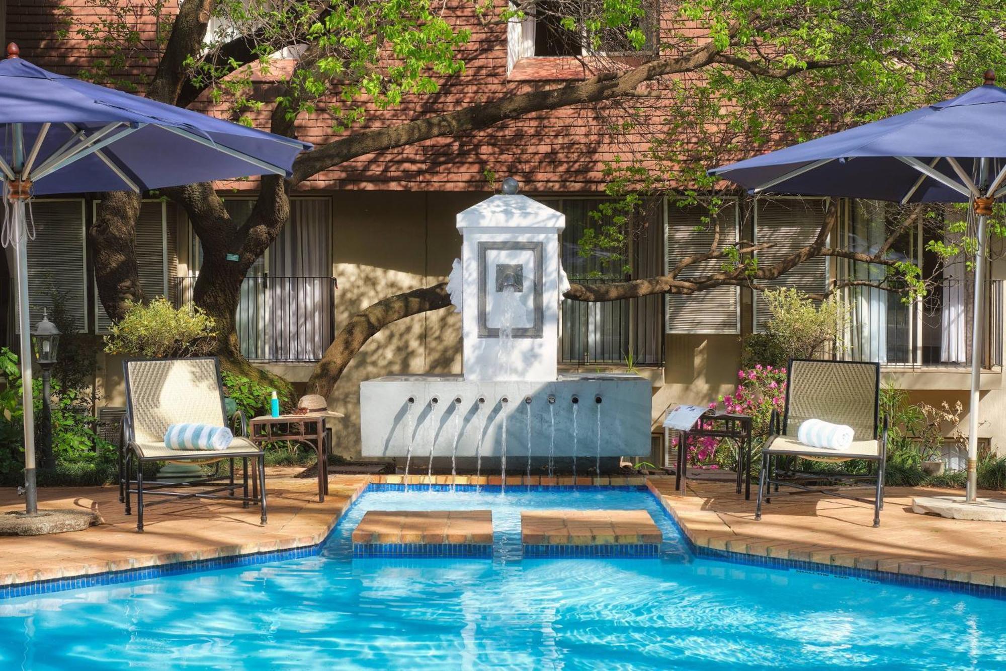 Protea Hotel By Marriott Johannesburg Balalaika Sandton Eksteriør bilde