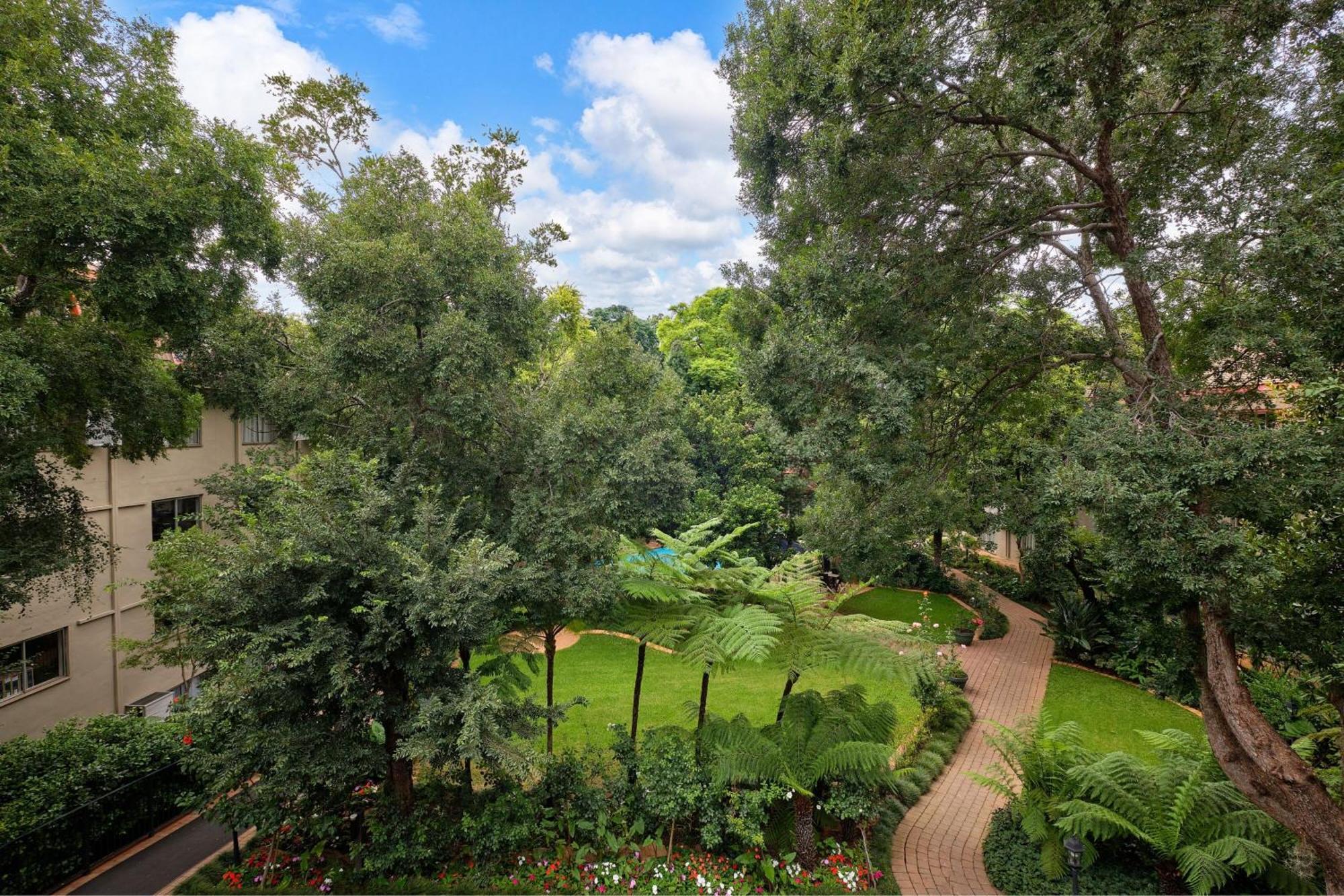 Protea Hotel By Marriott Johannesburg Balalaika Sandton Eksteriør bilde
